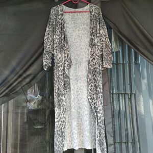 Gray Leopard Print Women's Robe